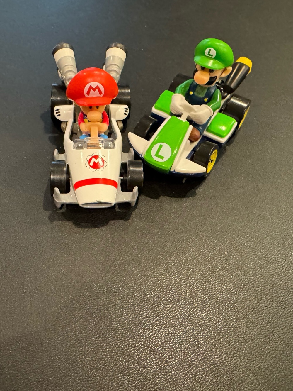 Mario & Luigi Racing Karts - Hot Wheels